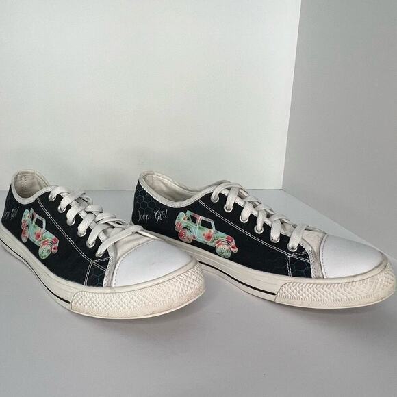 Custom Jeep Girl Low Top Canvas Tennis Shoes, Black/White Colorway, size 9 - Picture 10 of 12